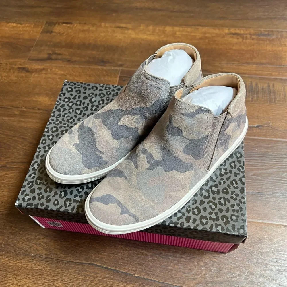Me Too camo ankle booties